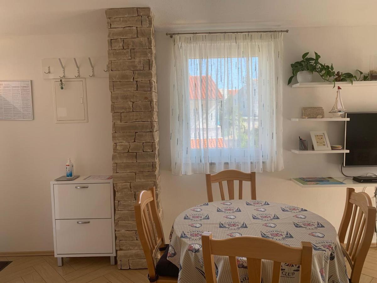 Apartment Klara Кърк Екстериор снимка