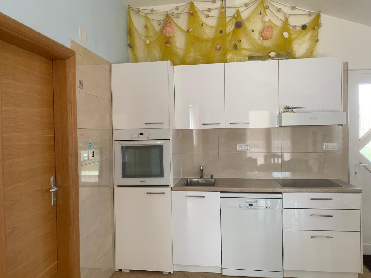 Apartment Klara Кърк Екстериор снимка